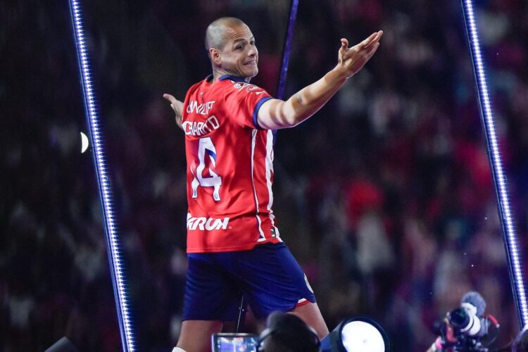 Jorge Valdano asegura que ‘Chicharito’ le dará más protagonismo a Chivas