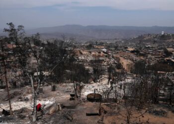 Aumentan a 122 las personas fallecidas en los incendios de Valparaíso