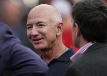 Jeff Bezos, fundador de Amazon, vende más de 14 millones de acciones de la empresa por valor de $2,400 millones