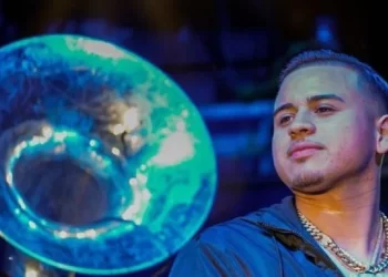 Vocalista de Fuerza Regida, Jesús Ortiz Paz, es detenido por posesión de marihuana en la frontera