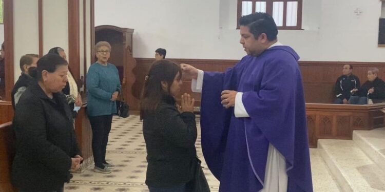 Miércoles de Ceniza invita a la oración