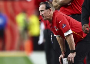 Los Kansas City Chiefs renuevan el contrato de Steve Spagnuolo