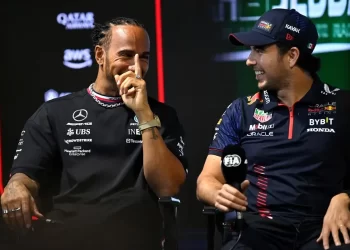 Checo Pérez y Christian Horner comentan sobre la llegada de Lewis Hamilton a Ferrari