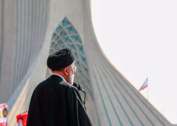 Irán realiza ejercicios con misiles simulando la destrucción de una base aérea israelí