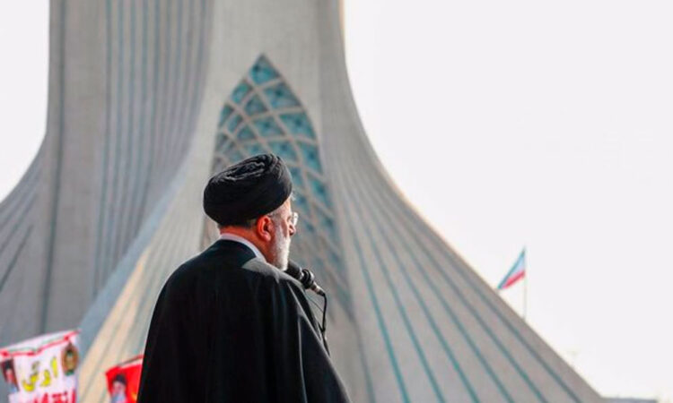 Irán realiza ejercicios con misiles simulando la destrucción de una base aérea israelí