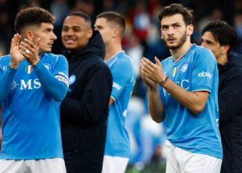 Nápoles: Cambio de entrenador ante enfrentamiento contra el Barcelona en Champions