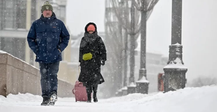 Ciclón invernal Olga provoca intensas nevadas y caos en Moscú