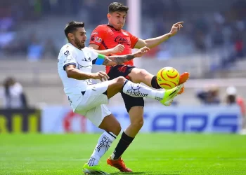 Pumas y Xolos empatan 3-3 en el CU en polémico duelo de fieras