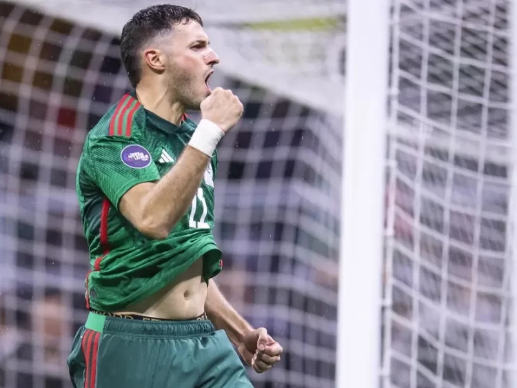 Santiago Giménez anota con Feyenoord y acecha liderato de goleo