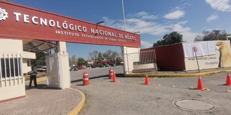 Conflicto en Tec Victoria, amenazan con paro de labores