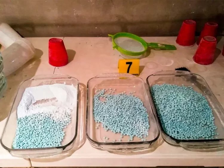 Elementos de seguridad se intoxican al inhalar fentanilo; uno de ellos murió