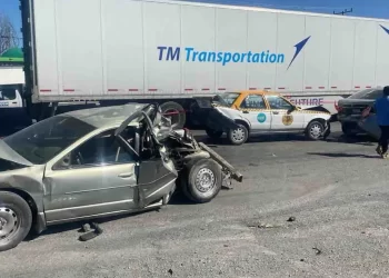 Choque múltiple en Escobedo deja 8 lesionados y una mujer fallecida