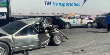 Choque múltiple en Escobedo deja 8 lesionados y una mujer fallecida