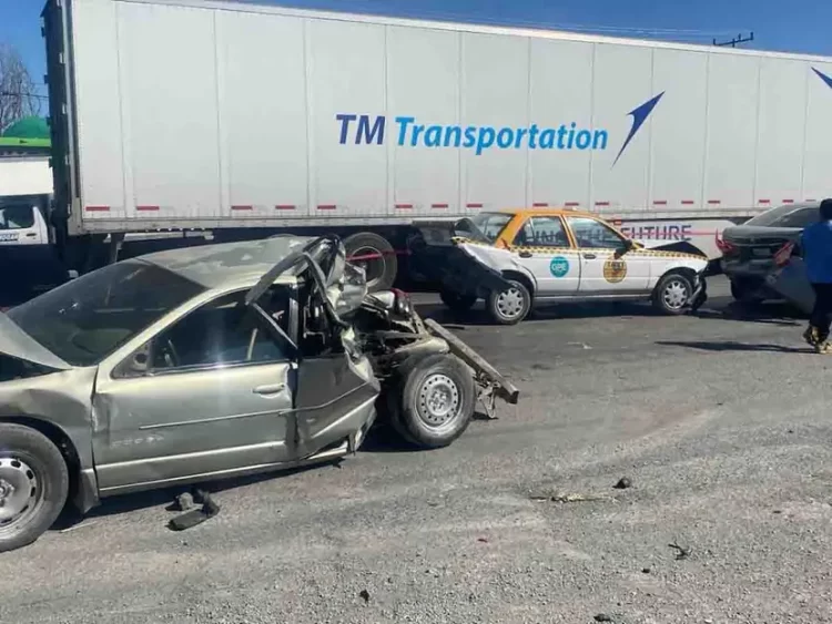 Choque múltiple en Escobedo deja 8 lesionados y una mujer fallecida