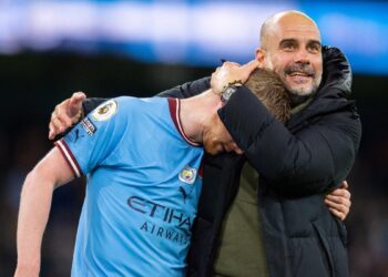 Kevin De Bruyne muestra su molestia al ser sustituido en el duelo contra el Liverpool