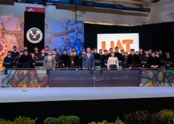 Dámaso Anaya jura como rector de UAT ante la asamblea universitaria