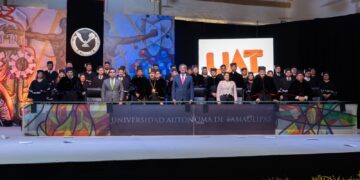 Dámaso Anaya jura como rector de UAT ante la asamblea universitaria
