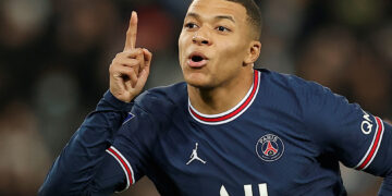 Luis Figo opina sobre el posible arribo de Mbappé al Real Madrid