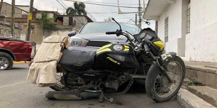 Carambola vehicular en el cruce de las calles 19 y Zaragoza de Cd. Victoria