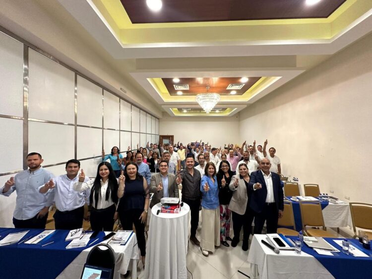 Imparten curso a candidatos a alcaldes y diputados locales del PAN