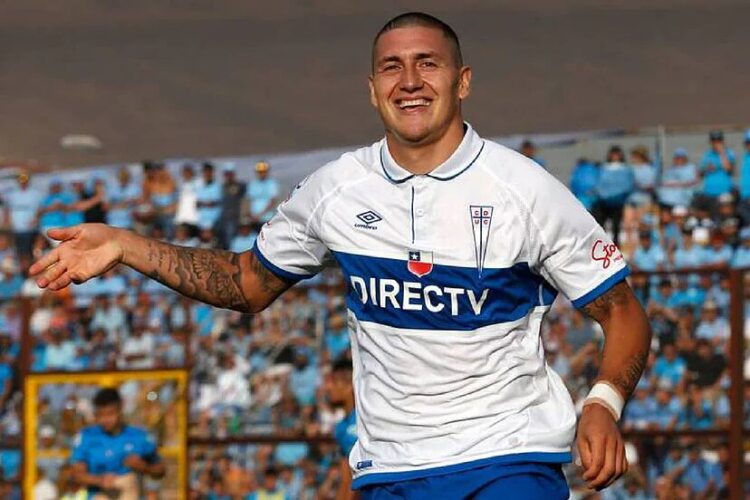 Nico Castillo rompe su sequía goledora tras 5 años