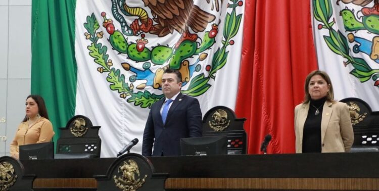 Buscan legisladores panistas reforma para el regreso del seguro popular