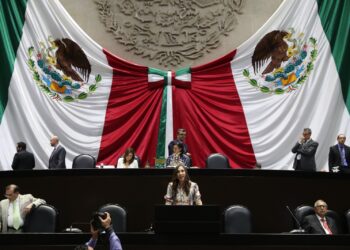 Aprueban adopción gradual de innovaciones tecnológicas en sistemas de transporte para mejorar seguridad vial