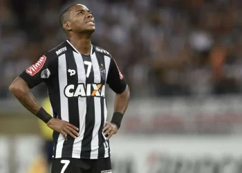 Robinho no logra evitar la prisión y es detenido en Brasil