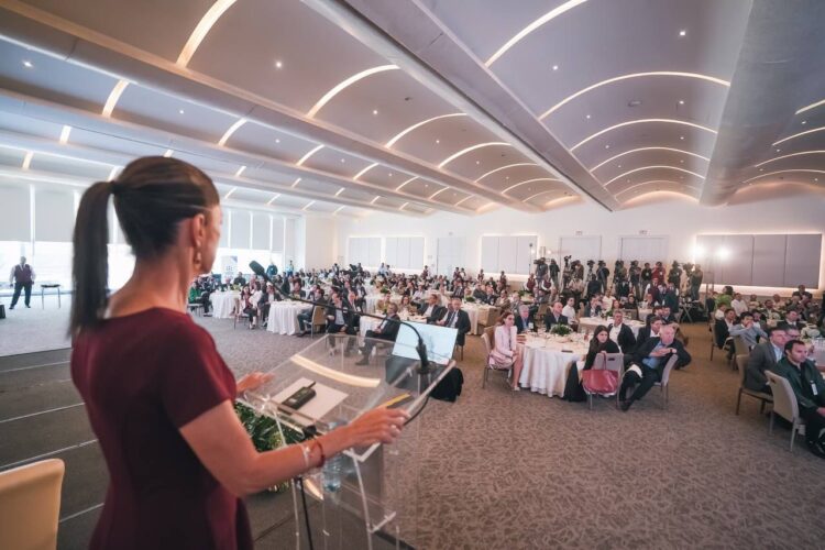 Claudia Sheinbaum expone su visión de desarrollo para el país ante el empresariado de Nuevo León