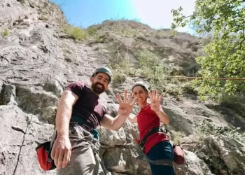 Sheinbaum y Cantú recorren huasteca en Santa Catarina, Nuevo León