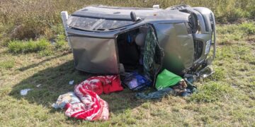 Vuelca miniauto en carretera Victoria-Tampico; pareja es hospitalizada