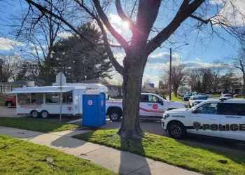 Apuñalamiento masivo en una localidad de Illinois deja 4 muertos y 7 heridos