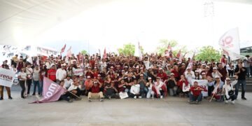 Dialoga Olga Sosa con jóvenes de en Cd. Victoria en “El Patinadero”