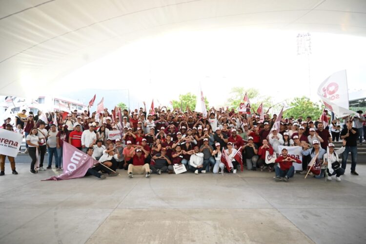 Dialoga Olga Sosa con jóvenes de en Cd. Victoria en “El Patinadero”