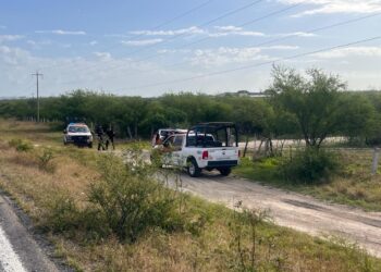 Mujer herida al volcar camioneta en Ejido Tampiquito de Soto la Marina