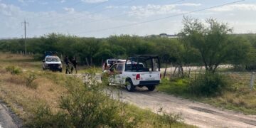 Mujer herida al volcar camioneta en Ejido Tampiquito de Soto la Marina