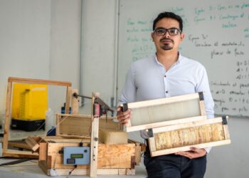 Presenta Universidad de Chapingo colmena 3D para la cosecha automatizada de miel