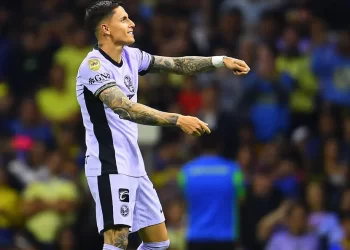 América regresa con triunfo en el Azteca y contiende por el liderato