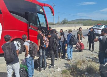 Autobús se avería en Mainero sobre carretera Victoria-Monterrey
