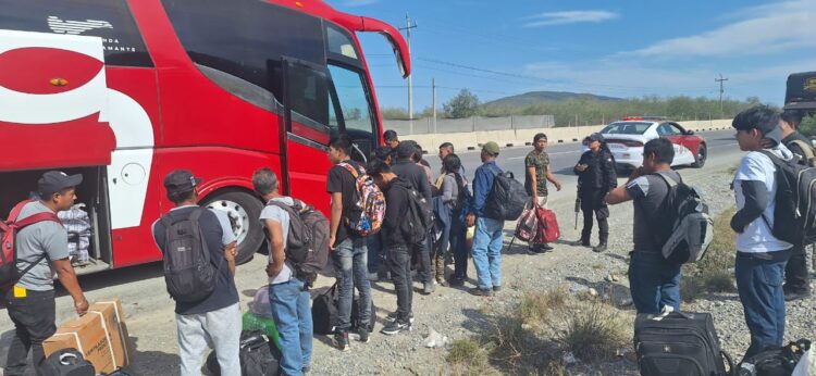Autobús se avería en Mainero sobre carretera Victoria-Monterrey