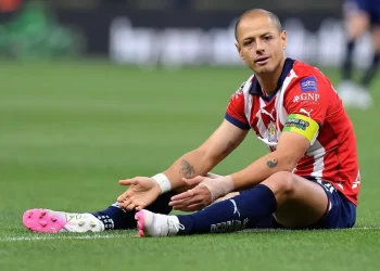 ‘Chicharito’ es baja con Chivas para enfrentar a Monterrey