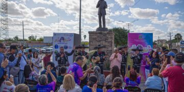 Rinde Matamoros homenaje al cantante Rigo Tovar a 78 años de su natalicio y 19 de su muerte