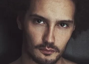 Condenan a 18 años de cárcel al fotógrafo “violador de Tinder”; abusó de 15 mujeres