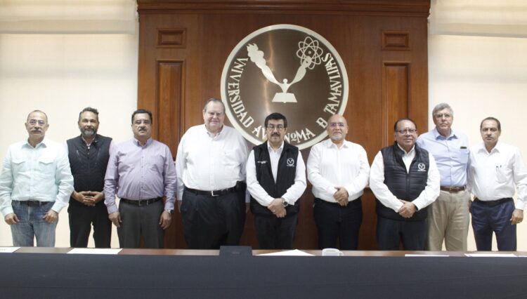 Rector Dámaso Anaya estrecha vínculos de la UAT con empresarios del sur de Tamaulipas