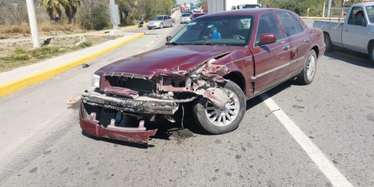 Carambola vehicular frente al Planetario de Cd. Victoria; conductora herida