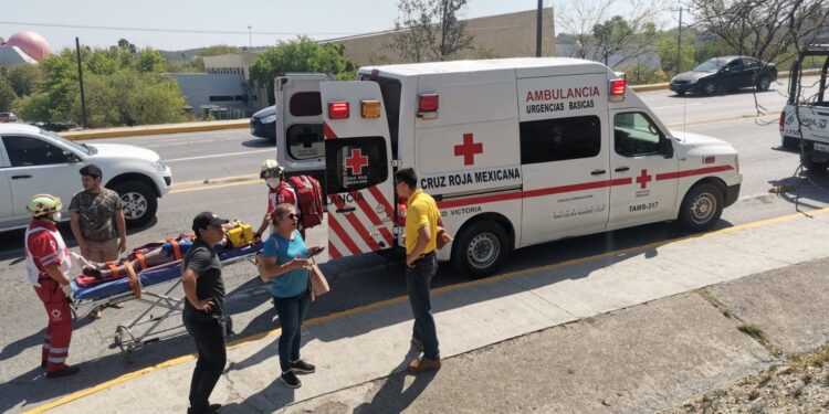 Carambola vehicular frente al Planetario de Cd. Victoria; conductora herida