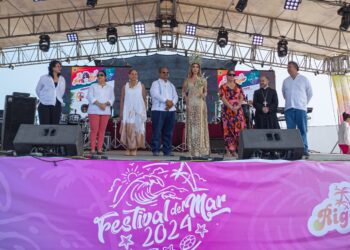 Coronan en Matamoros a Viana Silva como reina del Festival del Mar en Playa Bagdad