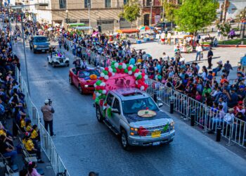 Disfrutan matamorenses del desfile internacional de fiestas mexicanas 2024