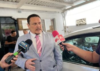 Por el momento Carlos Peña tiene suspendidos derechos políticos por INE; puede apelar