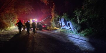 Vuelca camioneta de Transpaís